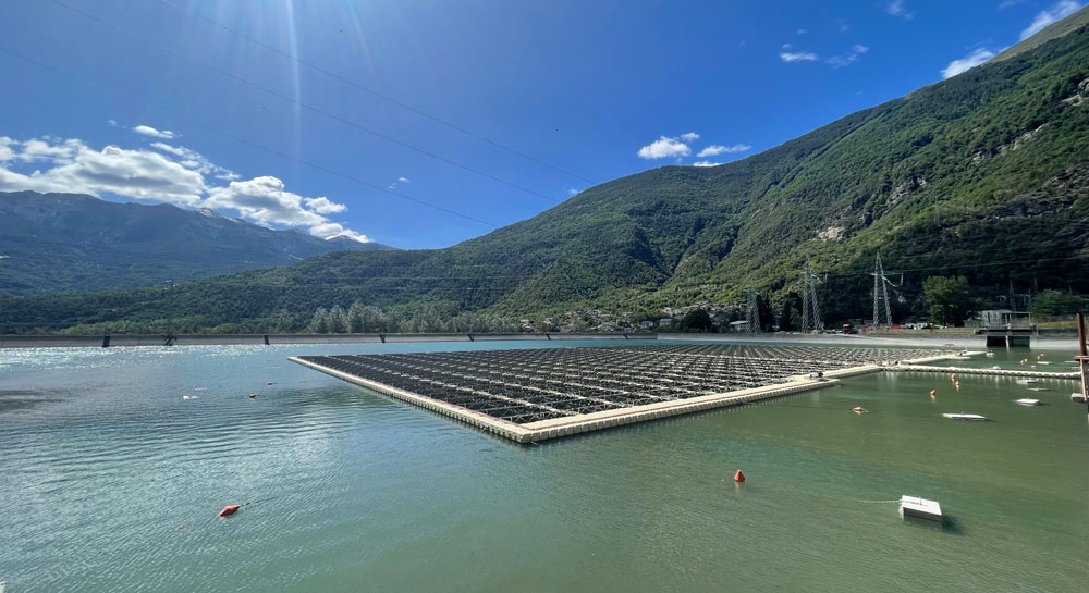 Schema ingegneristico di un sistema di ormeggio per fotovoltaico galleggiante